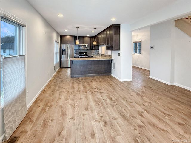 18 Grove Street, Highland, NY 12528