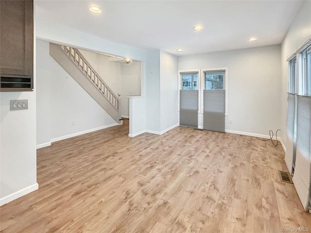 18 Grove Street, Highland, NY 12528