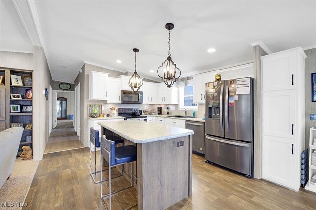 32 C Street SW, Navarre, OH 44662