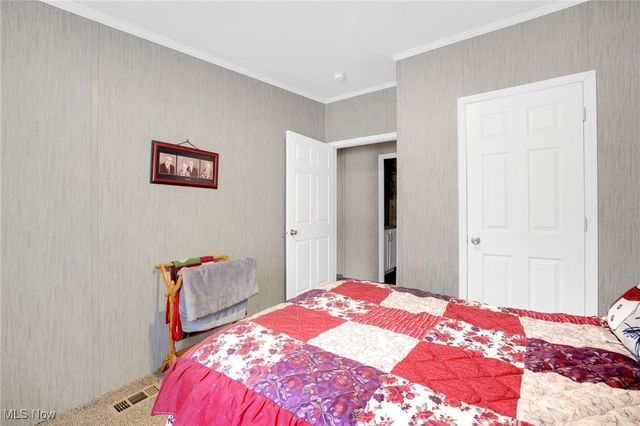 32 C Street SW, Navarre, OH 44662