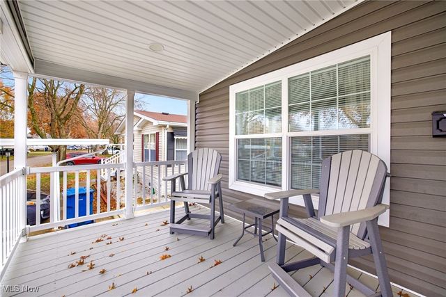 32 C Street SW, Navarre, OH 44662