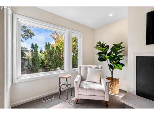 1442 Sw 66TH Ave, Portland, OR 97225