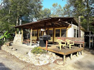 7915 Carnes Rd, Townsend, TN 37882