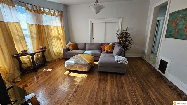 1120 Park Avenue, Omaha, NE 68105