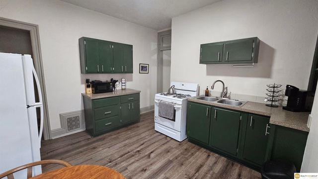 1120 Park Avenue, Omaha, NE 68105