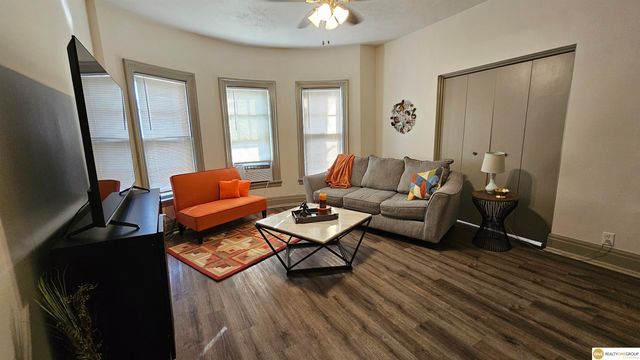 1120 Park Avenue, Omaha, NE 68105