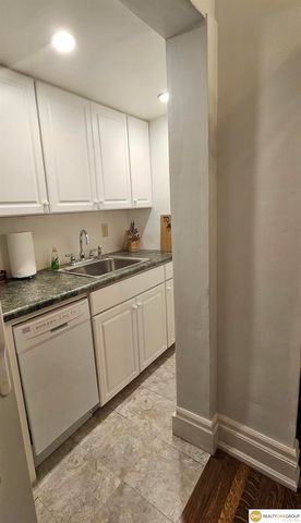 1120 Park Avenue, Omaha, NE 68105