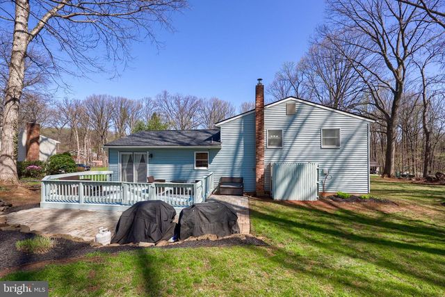 95 VILLAGE RD, Etters, PA 17319