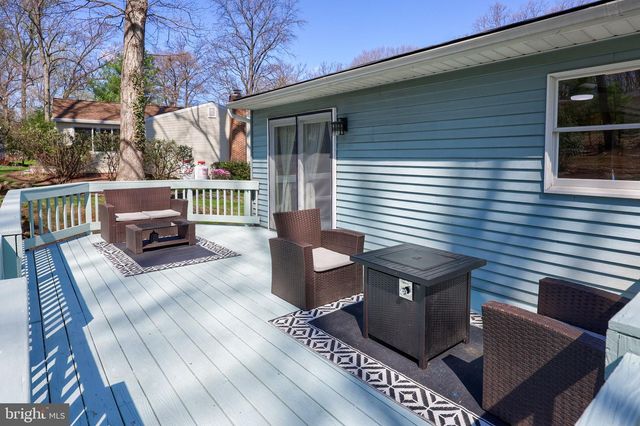 95 VILLAGE RD, Etters, PA 17319