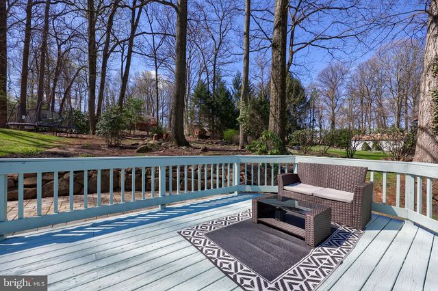 95 VILLAGE RD, Etters, PA 17319
