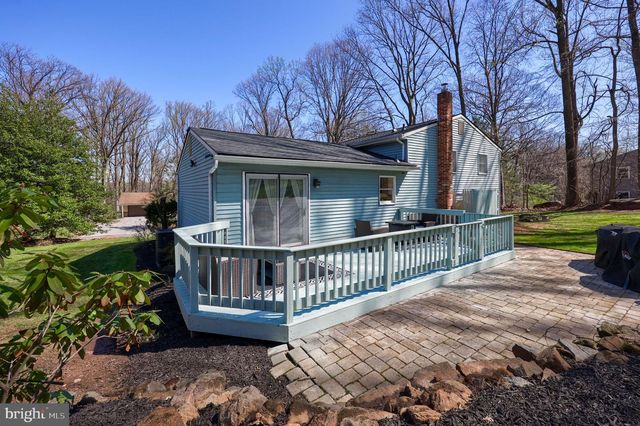 95 VILLAGE RD, Etters, PA 17319