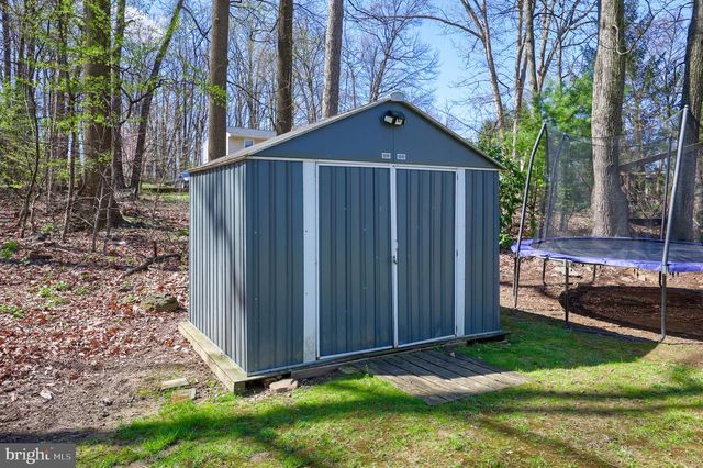 95 VILLAGE RD, Etters, PA 17319