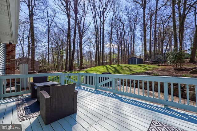 95 VILLAGE RD, Etters, PA 17319