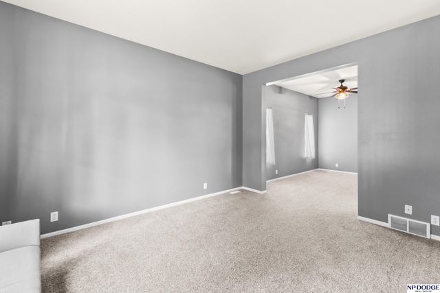 1104 Valleyview Drive, Papillion, NE 68046