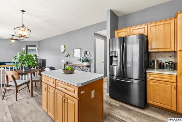 1104 Valleyview Drive, Papillion, NE 68046