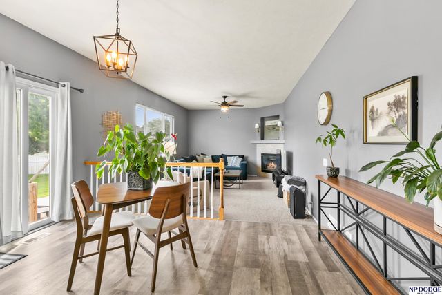 1104 Valleyview Drive, Papillion, NE 68046