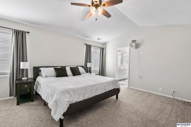 1104 Valleyview Drive, Papillion, NE 68046