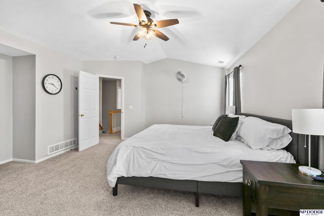 1104 Valleyview Drive, Papillion, NE 68046