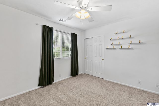 1104 Valleyview Drive, Papillion, NE 68046