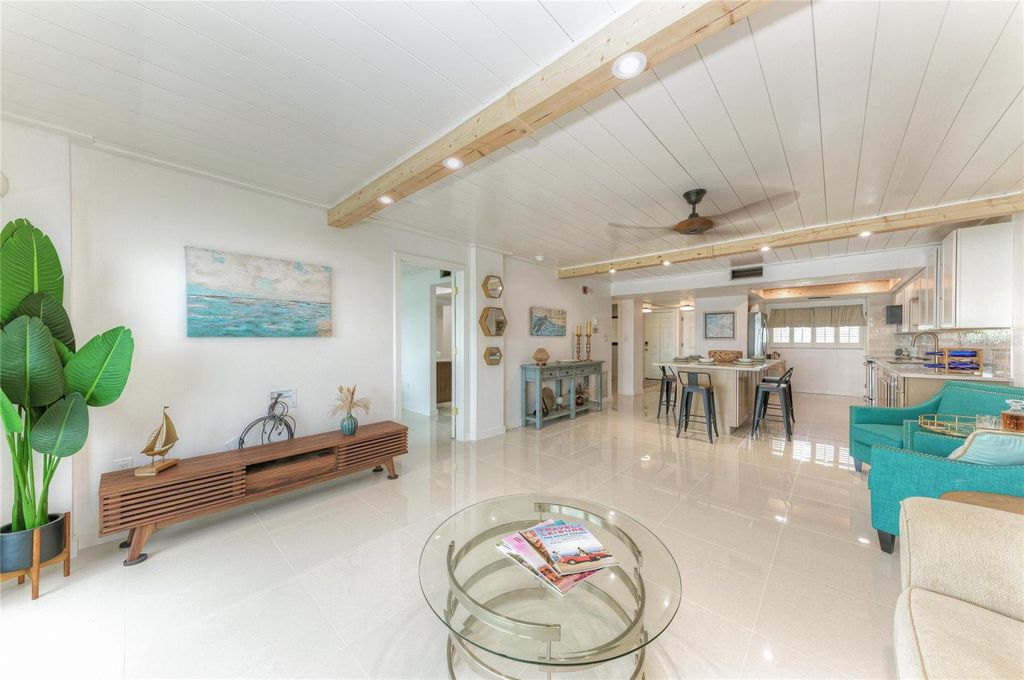 Image 12 of property listing at 1510 1ST AVENUE W 503, Bradenton, FL 34205