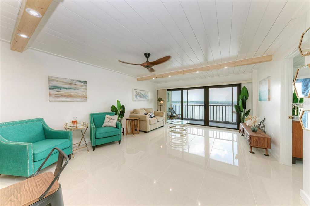 Image 13 of property listing at 1510 1ST AVENUE W 503, Bradenton, FL 34205