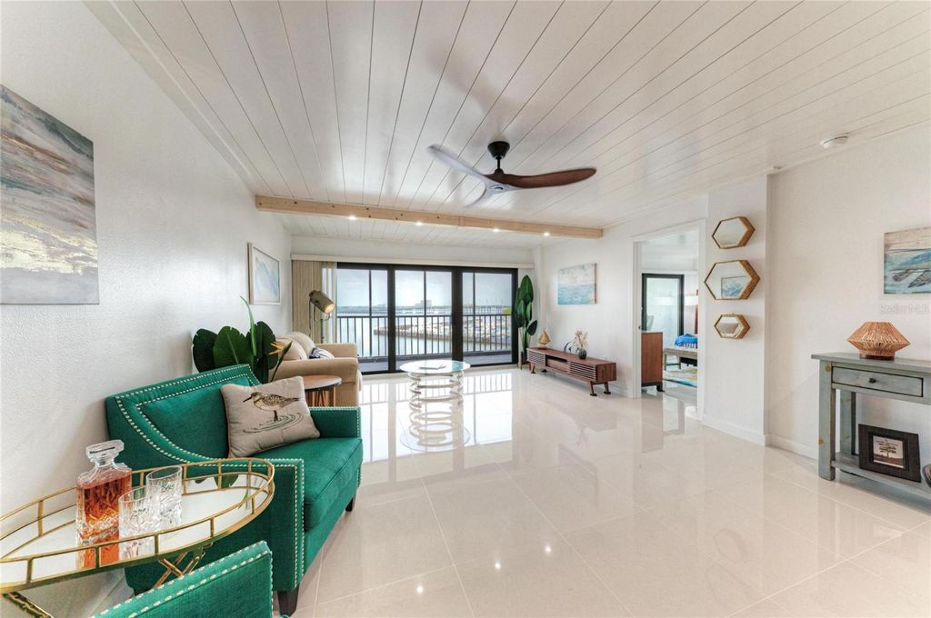 Image 14 of property listing at 1510 1ST AVENUE W 503, Bradenton, FL 34205