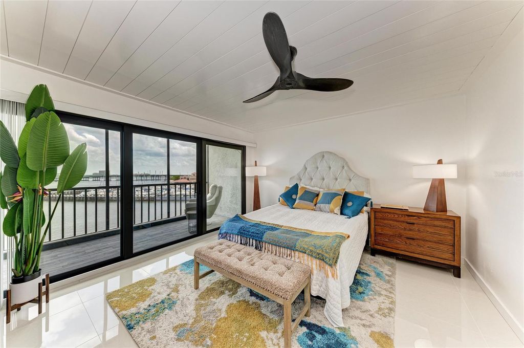 Image 15 of property listing at 1510 1ST AVENUE W 503, Bradenton, FL 34205
