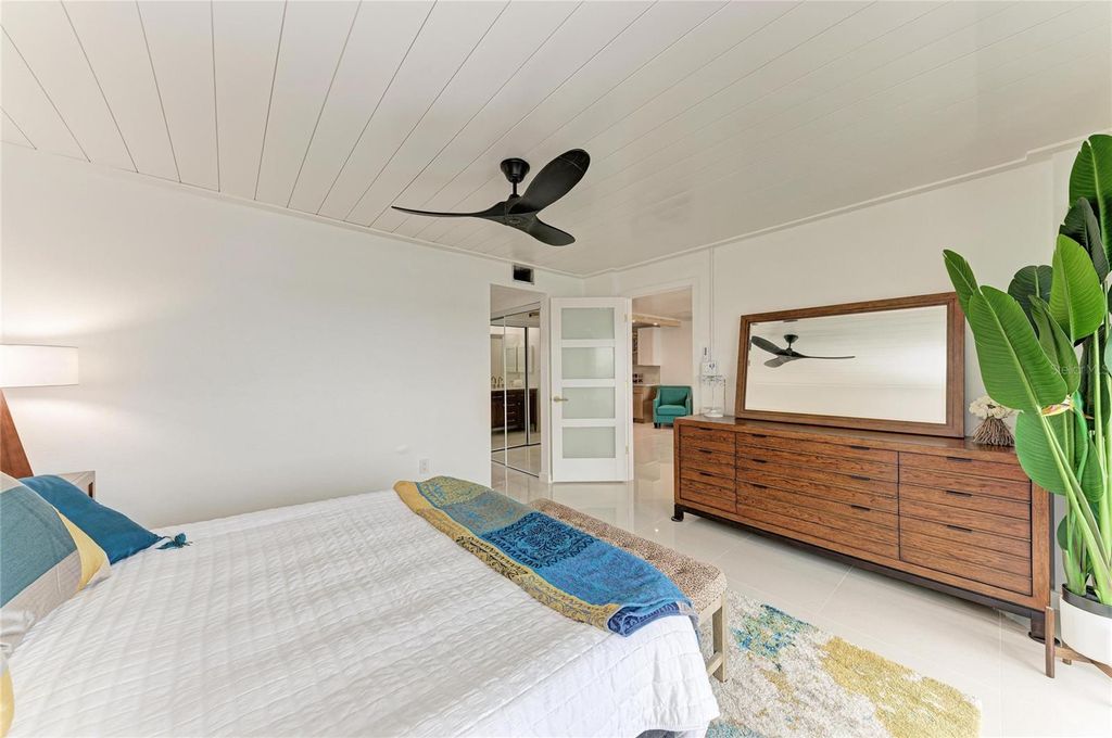 Image 16 of property listing at 1510 1ST AVENUE W 503, Bradenton, FL 34205