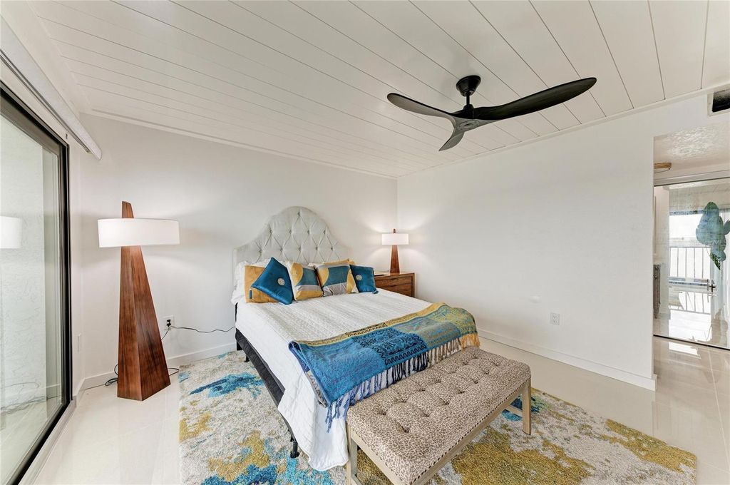 Image 17 of property listing at 1510 1ST AVENUE W 503, Bradenton, FL 34205