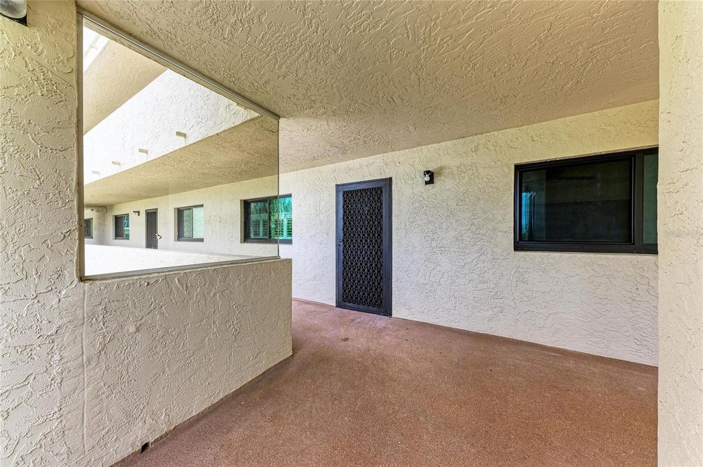 Image 3 of property listing at 1510 1ST AVENUE W 503, Bradenton, FL 34205