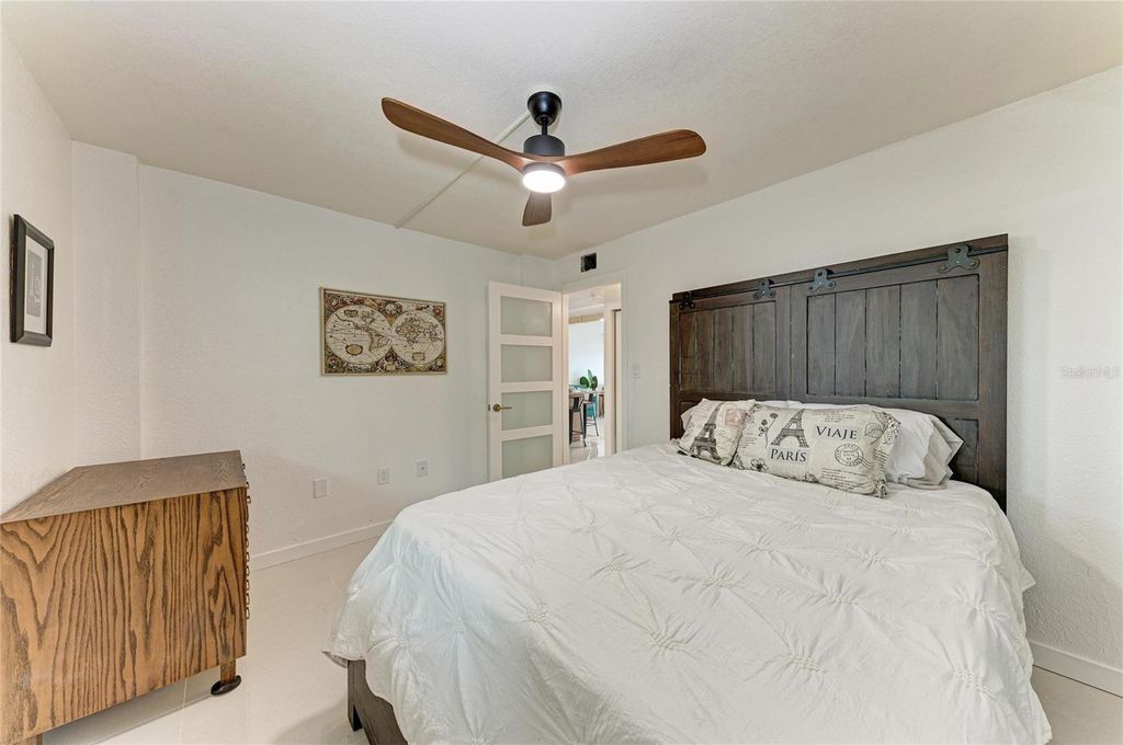Image 23 of property listing at 1510 1ST AVENUE W 503, Bradenton, FL 34205