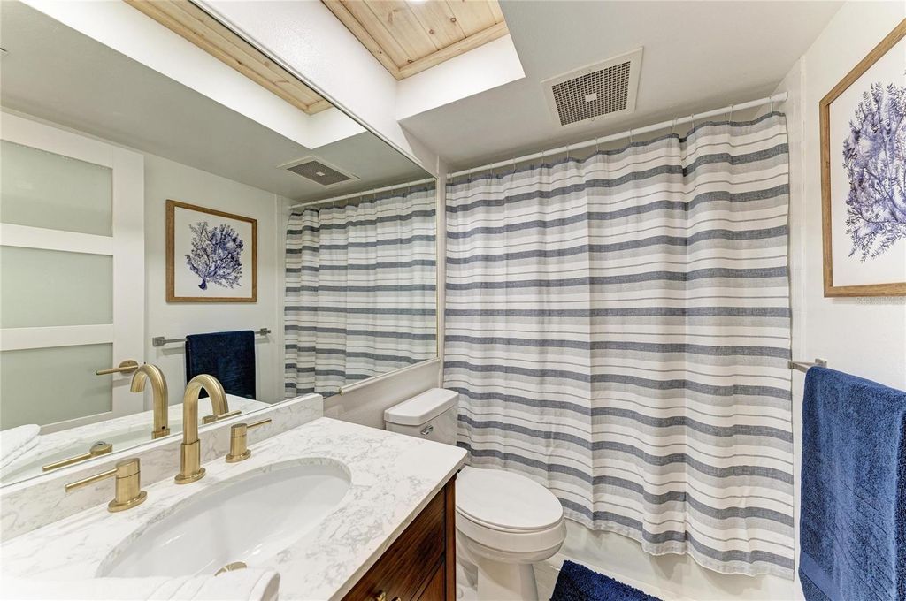 Image 25 of property listing at 1510 1ST AVENUE W 503, Bradenton, FL 34205