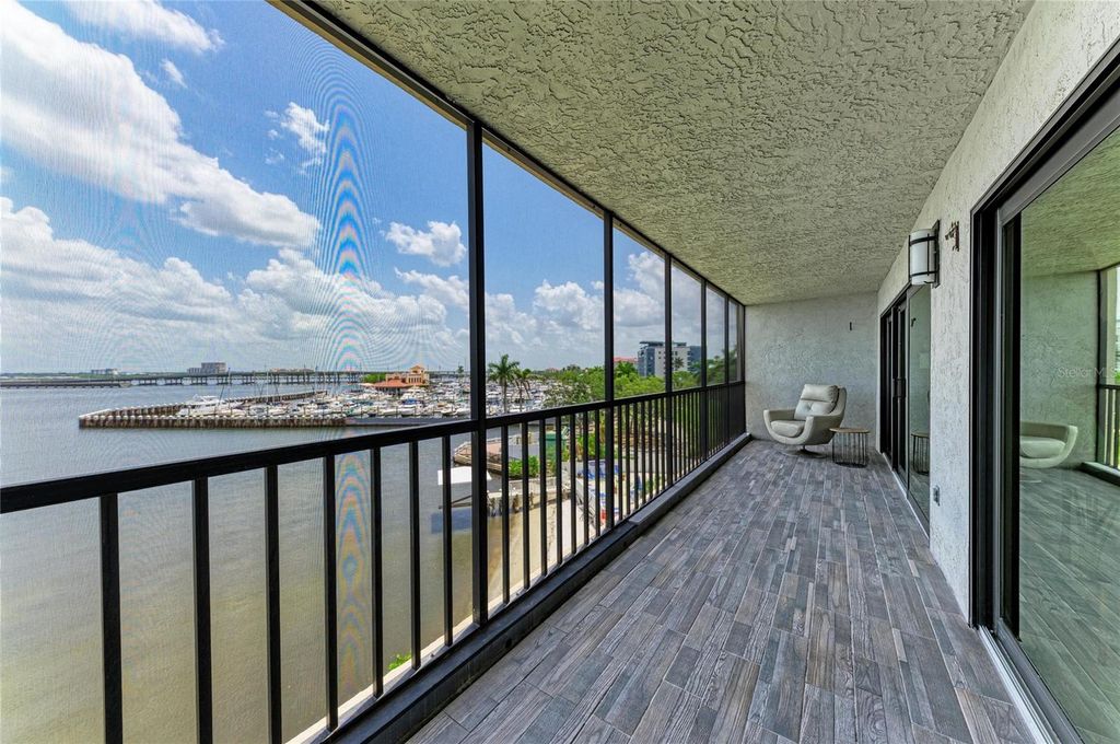 Image 28 of property listing at 1510 1ST AVENUE W 503, Bradenton, FL 34205