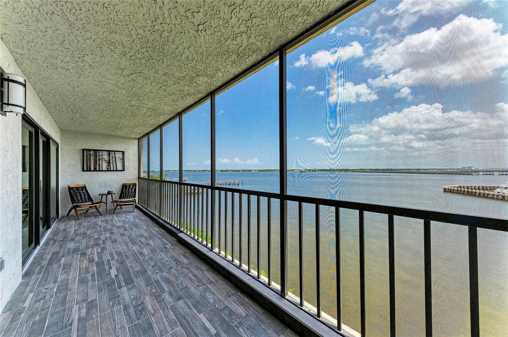 Image 29 of property listing at 1510 1ST AVENUE W 503, Bradenton, FL 34205