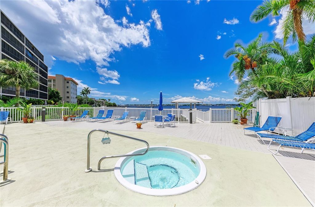 Image 33 of property listing at 1510 1ST AVENUE W 503, Bradenton, FL 34205
