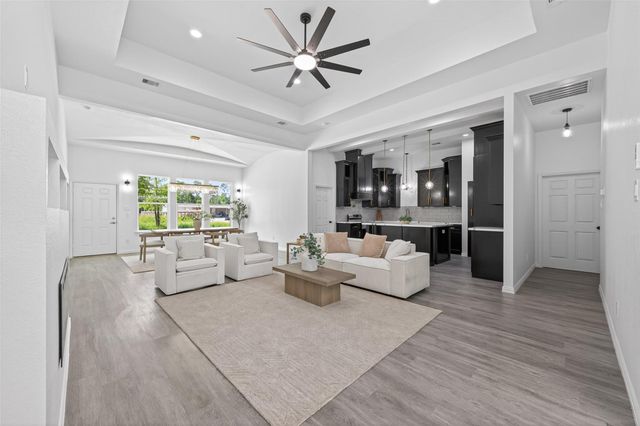 1014 Exotic Pine Drive, Huffman, TX 77336