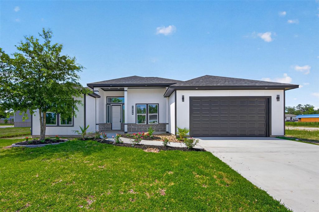 1014 Exotic Pine Drive, Huffman, TX 77336