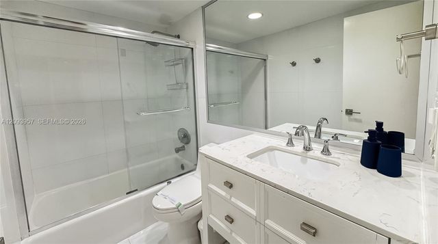 3901 S Ocean Drive 15R, Hollywood, FL 33019