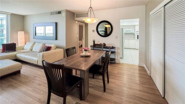 3901 S Ocean Drive 15R, Hollywood, FL 33019