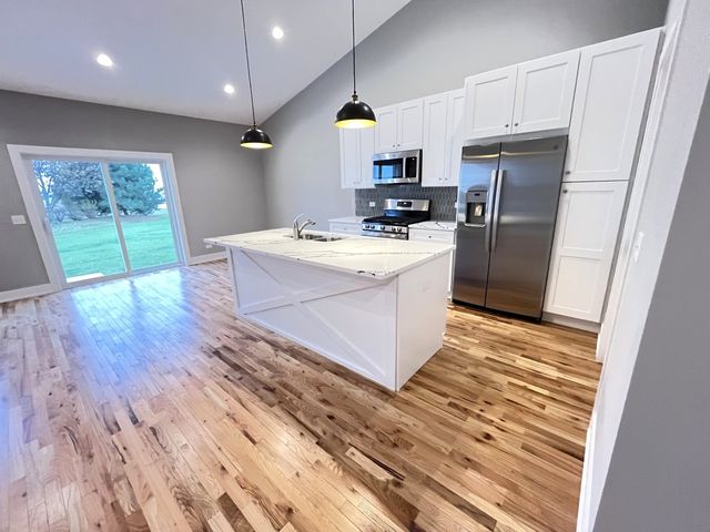 514 COBBLESTONE Circle, Harvard, IL 60033