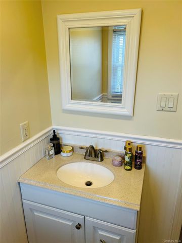 173 Wetherill Road, Garden City, NY 11530