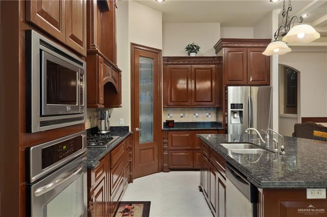 2309 W Rhin Drive, Edinburg, TX 78539