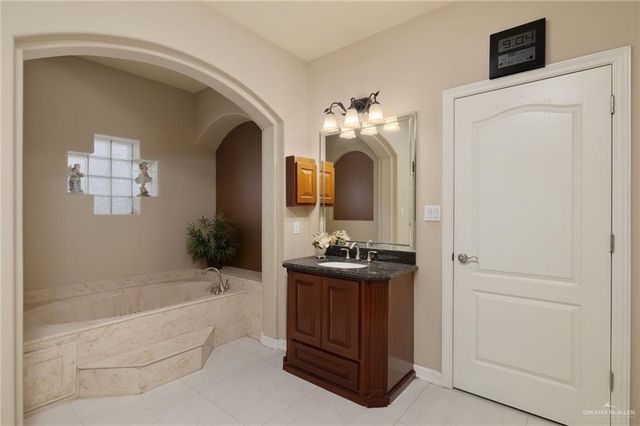 2309 W Rhin Drive, Edinburg, TX 78539