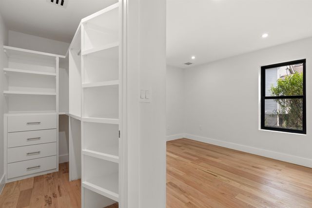 85 SHERMAN PL, Jc, Heights, NJ 07307