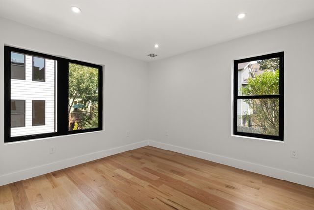 85 SHERMAN PL, Jc, Heights, NJ 07307