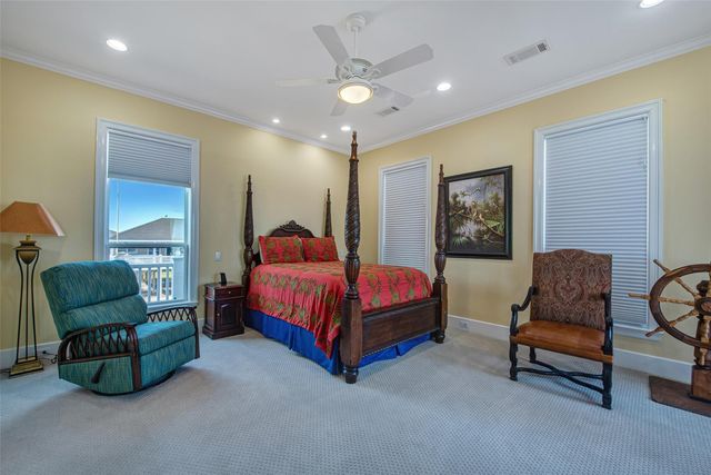 2290 Trinidad, Crystal Beach, TX 77650