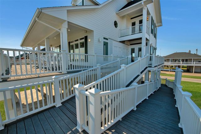 2290 Trinidad, Crystal Beach, TX 77650