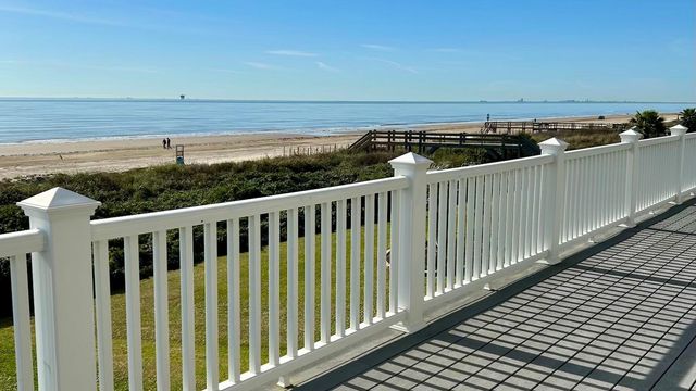 2290 Trinidad, Crystal Beach, TX 77650