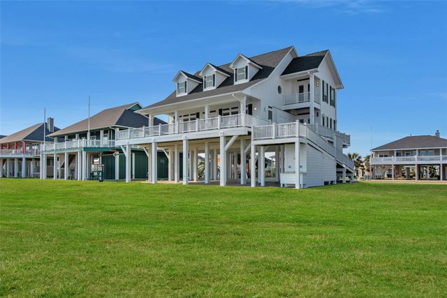 2290 Trinidad, Crystal Beach, TX 77650