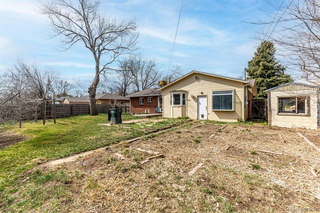 40 Dover Street, Lakewood, CO 80226